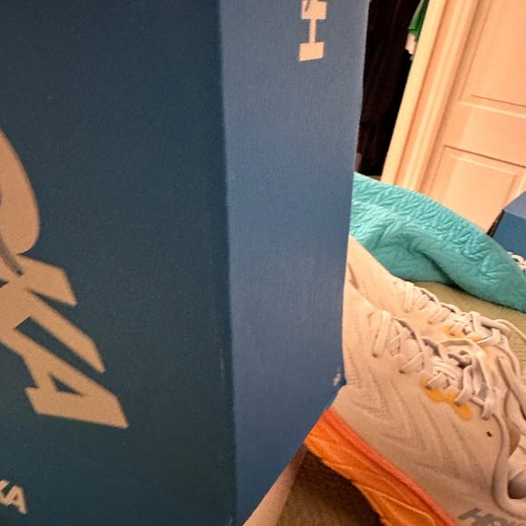 Arahi 6 Hoka everyday running shoe 1123195 - Picture 4 of 10